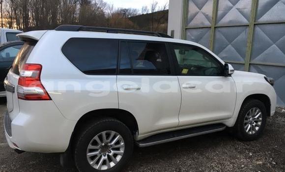 Comprar Usado Toyota Land Cruiser Prado Vermelho Carro em Luanda em Luanda Province Comprar Usado Toyota Land Cruiser Prado Vermelho Carro em Luanda em Luanda Province