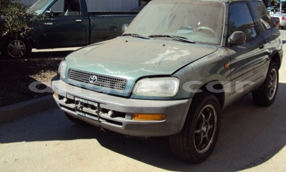 Comprar Usado Toyota RAV4 Verde Carro em Luanda em Luanda Province Comprar Usado Toyota RAV4 Verde Carro em Luanda em Luanda Province