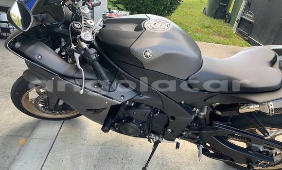 Comprar Usado Yamaha R1 Bege Moto em Luanda em Luanda Province Comprar Usado Yamaha R1 Bege Moto em Luanda em Luanda Province
