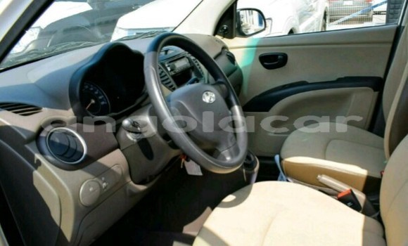 Comprar Usado Hyundai i10 Branco Carro em Luanda em Luanda Province Comprar Usado Hyundai i10 Branco Carro em Luanda em Luanda Province