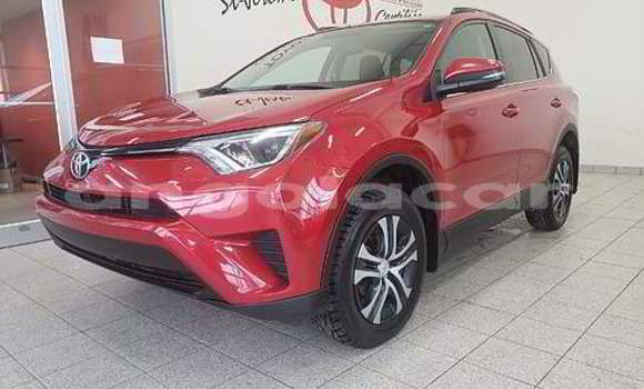 Buy Used Toyota RAV4 Red Car in Luena in Moxico Buy Used Toyota RAV4 Red Car in Luena in Moxico