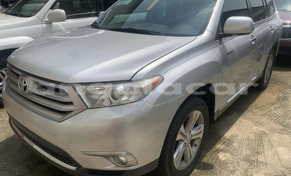 Acheter Occasion Voiture Toyota Highlander Blanc à Luanda, Province de Luanda Acheter Occasion Voiture Toyota Highlander Blanc à Luanda, Province de Luanda