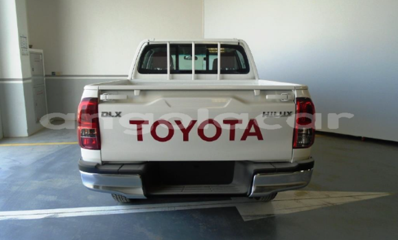 Comprar Usado Toyota Hilux Branco Carro em Luanda em Luanda Province Comprar Usado Toyota Hilux Branco Carro em Luanda em Luanda Province