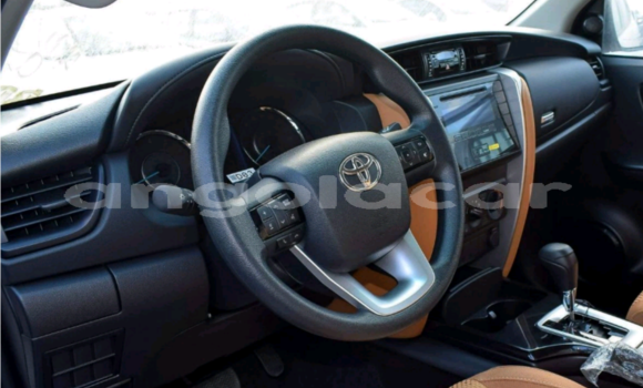 Acheter Occasion Voiture Toyota Fortuner Blanc à Luanda, Province de Luanda Acheter Occasion Voiture Toyota Fortuner Blanc à Luanda, Province de Luanda