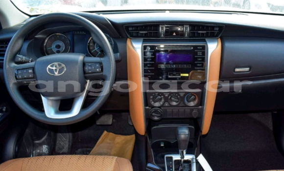 Acheter Occasion Voiture Toyota Fortuner Blanc à Luanda, Province de Luanda Acheter Occasion Voiture Toyota Fortuner Blanc à Luanda, Province de Luanda