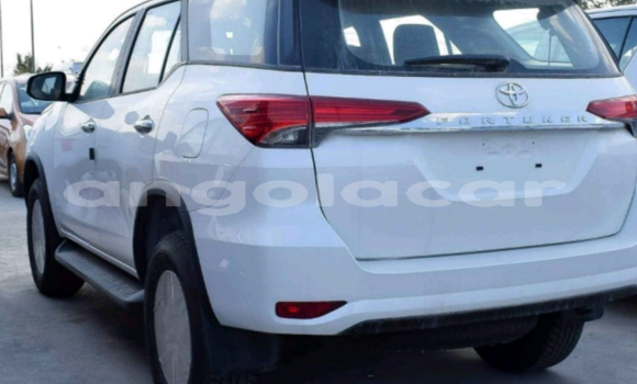 Acheter Occasion Voiture Toyota Fortuner Blanc à Luanda, Province de Luanda Acheter Occasion Voiture Toyota Fortuner Blanc à Luanda, Province de Luanda