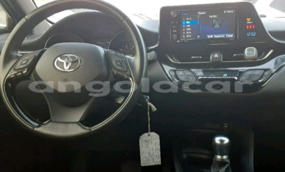 Comprar Usado Toyota C-HR Vermelho Carro em Luanda em Luanda Province Comprar Usado Toyota C-HR Vermelho Carro em Luanda em Luanda Province