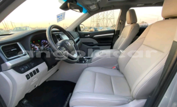 Comprar Usado Toyota Highlander Outro Carro em Luanda em Luanda Province Comprar Usado Toyota Highlander Outro Carro em Luanda em Luanda Province