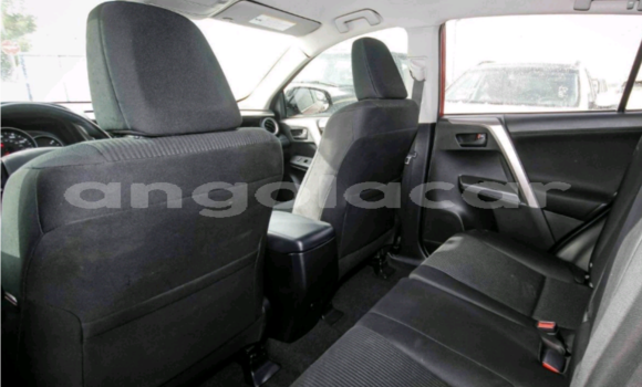 Acheter Occasion Voiture Toyota RAV4 Rouge à Luanda, Province de Luanda Acheter Occasion Voiture Toyota RAV4 Rouge à Luanda, Province de Luanda