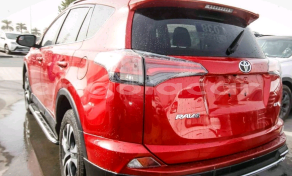 Acheter Occasion Voiture Toyota RAV4 Rouge à Luanda, Province de Luanda Acheter Occasion Voiture Toyota RAV4 Rouge à Luanda, Province de Luanda