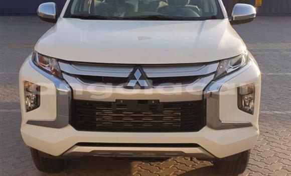 Buy Used Mitsubishi L200 White Car in Luena in Moxico Buy Used Mitsubishi L200 White Car in Luena in Moxico