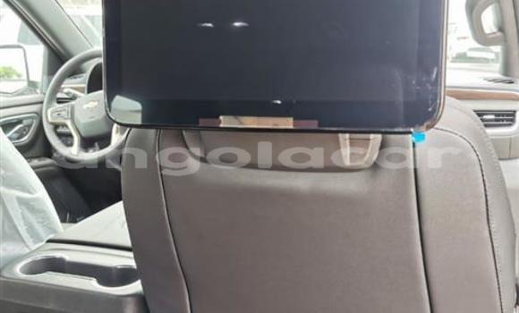 Buy Used Chevrolet Suburban White Car in Luena in Moxico Buy Used Chevrolet Suburban White Car in Luena in Moxico