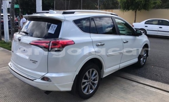 Buy Used Toyota RAV4 White Car in Luanda in Luanda Province Buy Used Toyota RAV4 White Car in Luanda in Luanda Province