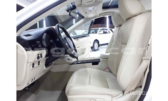 Comprar Importar Lexus ES Branco Carro em Import - Dubai em Bengo Province Comprar Importar Lexus ES Branco Carro em Import - Dubai em Bengo Province