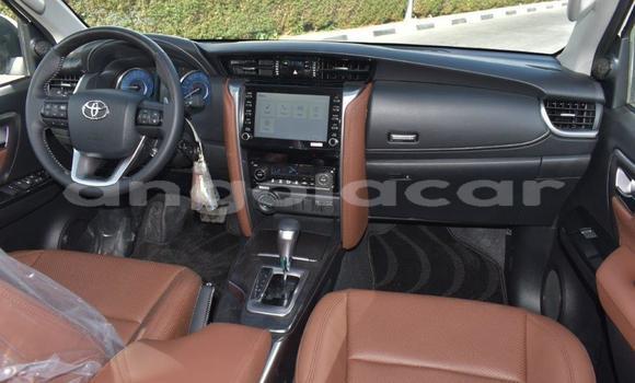 Comprar Novo Toyota Fortuner Preto Carro em Import - Dubai em Bengo Province Comprar Novo Toyota Fortuner Preto Carro em Import - Dubai em Bengo Province