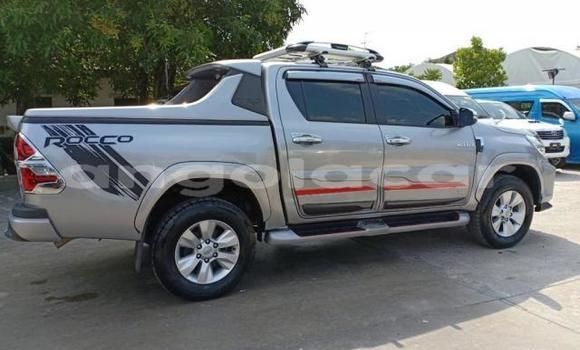 Comprar Usado Toyota Hilux Prata Carro em Luanda em Luanda Province Comprar Usado Toyota Hilux Prata Carro em Luanda em Luanda Province
