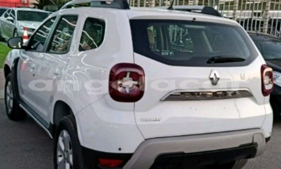Buy Used Renault Duster White Car in Luanda in Luanda Province Buy Used Renault Duster White Car in Luanda in Luanda Province