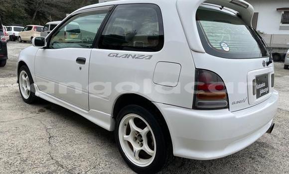 Acheter Occasion Voiture Toyota Starlet Blanc à Luena, Moxico Acheter Occasion Voiture Toyota Starlet Blanc à Luena, Moxico