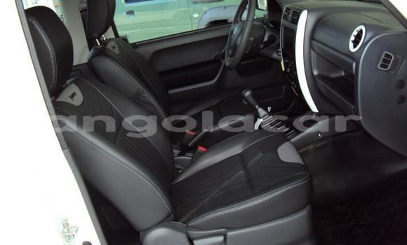 Buy Used Suzuki Jimny White Car in Caala in Huambo Buy Used Suzuki Jimny White Car in Caala in Huambo