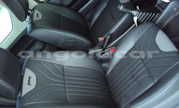 Buy Used Suzuki Jimny White Car in Caala in Huambo Buy Used Suzuki Jimny White Car in Caala in Huambo