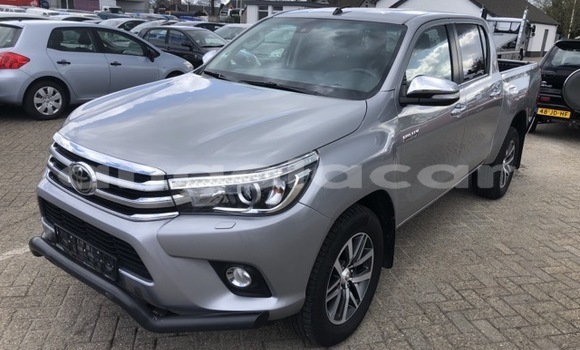 Comprar Usado Toyota Hilux Outro Carro em Luena em Moxico