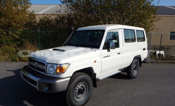 Comprar Usado Toyota Land Cruiser Outro Carro em Luena em Moxico