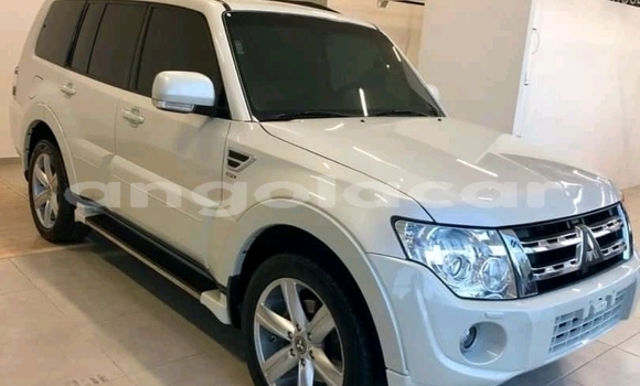 Comprar Usado Mitsubishi Pajero Branco Carro em N'zeto em Zaire Comprar Usado Mitsubishi Pajero Branco Carro em N'zeto em Zaire