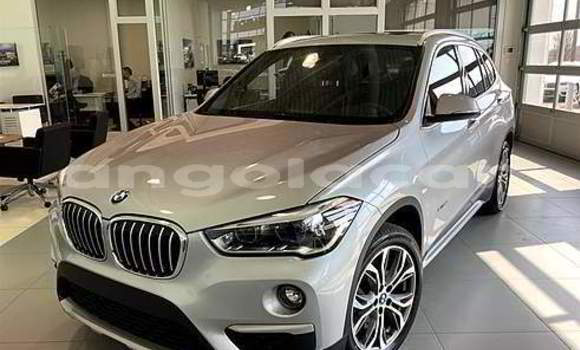 Comprar Usado BMW X1 Preto Carro em Luena em Moxico Comprar Usado BMW X1 Preto Carro em Luena em Moxico