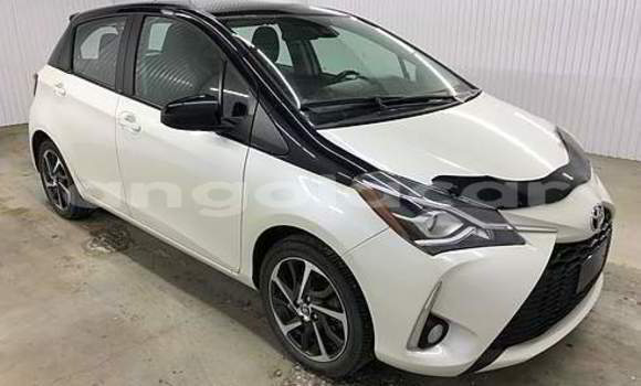 Buy Used Toyota Yaris White Car in Luena in Moxico Buy Used Toyota Yaris White Car in Luena in Moxico