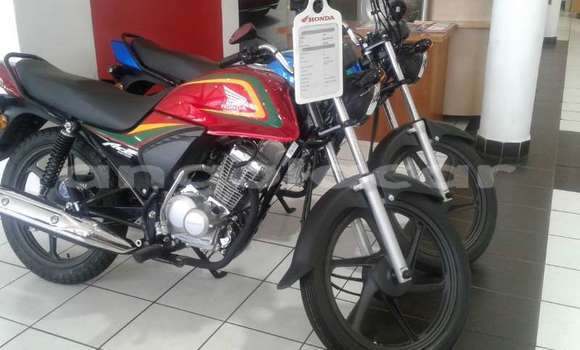 Comprar Usado Honda ACE CB 125 Marrom Moto em Luena em Moxico