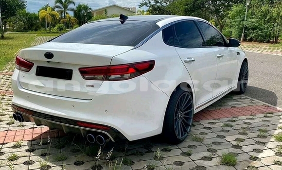 Acheter Occasion Voiture Kia K5 Blanc à N'zeto, Zaïre