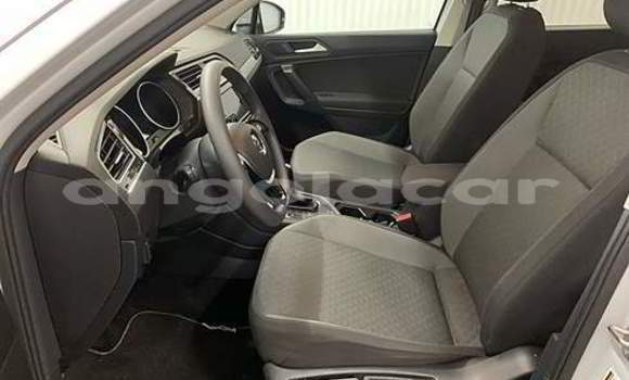 Acheter Occasion Voiture Volkswagen Tiguan Blanc à Luena, Moxico Acheter Occasion Voiture Volkswagen Tiguan Blanc à Luena, Moxico