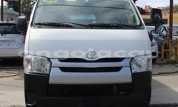 Buy Used Toyota Hiace White Car in Luanda in Luanda Province Buy Used Toyota Hiace White Car in Luanda in Luanda Province
