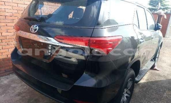 Comprar Usado Toyota Fortuner Preto Carro em Luena em Moxico Comprar Usado Toyota Fortuner Preto Carro em Luena em Moxico