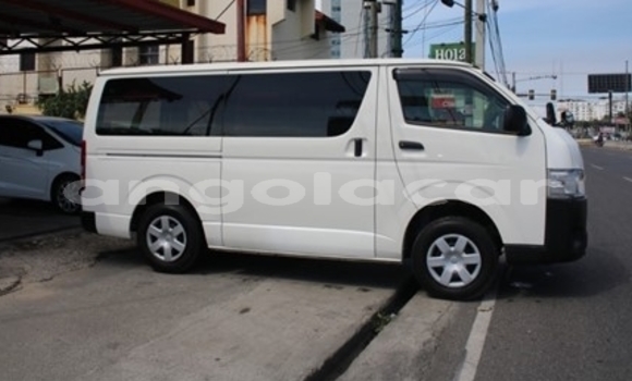 Buy Used Toyota Hiace White Car in Luanda in Luanda Province Buy Used Toyota Hiace White Car in Luanda in Luanda Province