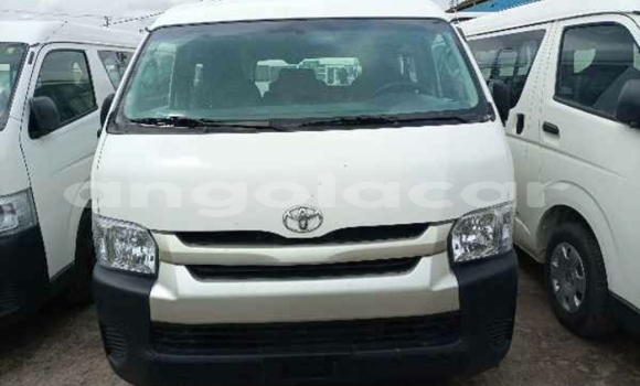 Buy Used Toyota Hiace White Car in Luena in Moxico Buy Used Toyota Hiace White Car in Luena in Moxico