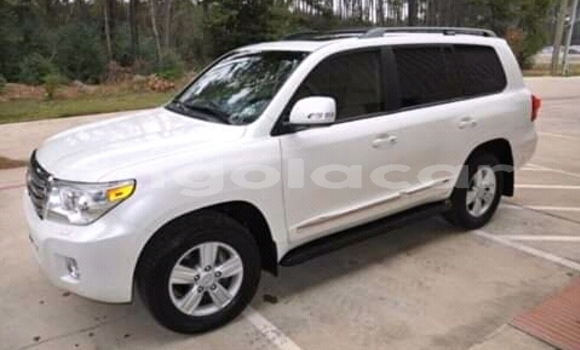 Buy Used Toyota Land Cruiser White Car in Luanda in Luanda Province Buy Used Toyota Land Cruiser White Car in Luanda in Luanda Province