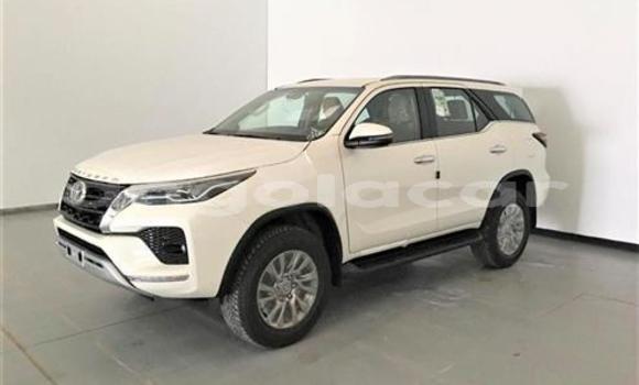 Acheter Occasion Voiture Toyota Fortuner Blanc à Luena, Moxico Acheter Occasion Voiture Toyota Fortuner Blanc à Luena, Moxico