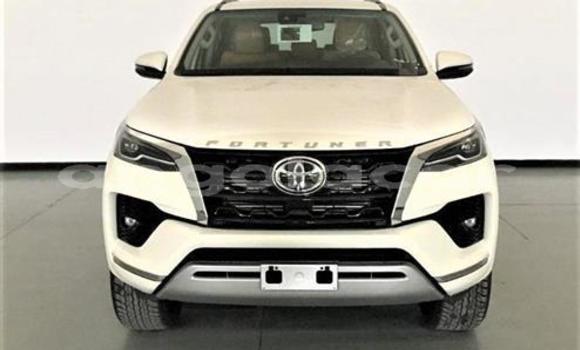 Buy Used Toyota Fortuner White Car in Luena in Moxico Buy Used Toyota Fortuner White Car in Luena in Moxico