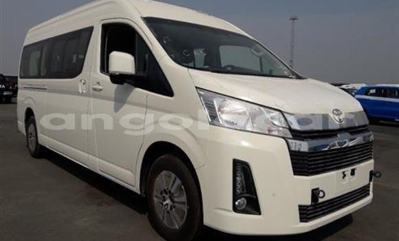 Buy Used Toyota Hiace White Car in Luena in Moxico Buy Used Toyota Hiace White Car in Luena in Moxico