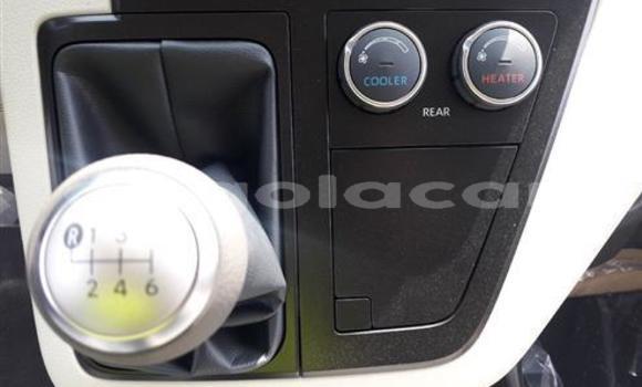 Buy Used Toyota Hiace White Car in Luena in Moxico Buy Used Toyota Hiace White Car in Luena in Moxico