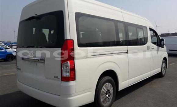 Buy Used Toyota Hiace White Car in Luena in Moxico Buy Used Toyota Hiace White Car in Luena in Moxico