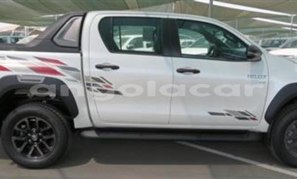 Buy Used Toyota Hilux White Car in Luena in Moxico Buy Used Toyota Hilux White Car in Luena in Moxico