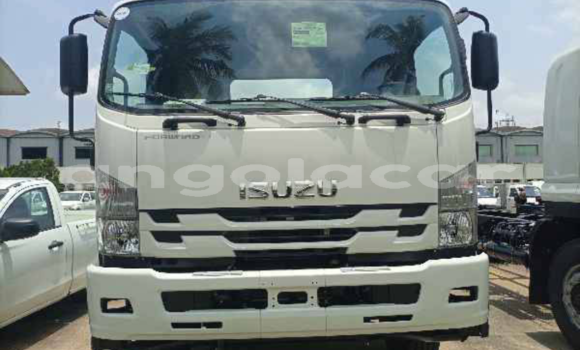 Buy New Isuzu 117 White Car in Luanda in Luanda Province Buy New Isuzu 117 White Car in Luanda in Luanda Province
