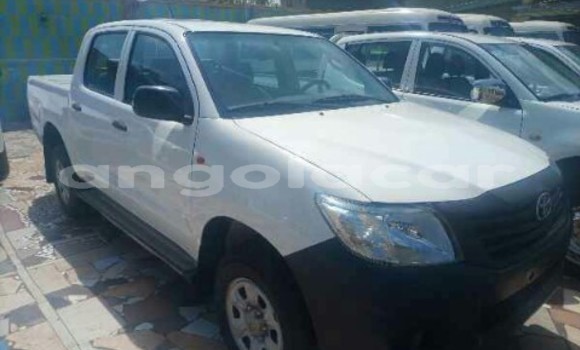 Acheter Occasion Voiture Toyota Hilux Blanc à Luena, Moxico