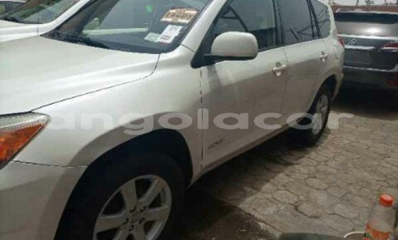 Acheter Occasion Voiture Toyota RAV4 Blanc à Luena, Moxico