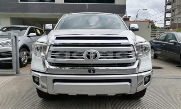 Buy Used Toyota Tundra White Car in Luanda in Luanda Province Buy Used Toyota Tundra White Car in Luanda in Luanda Province