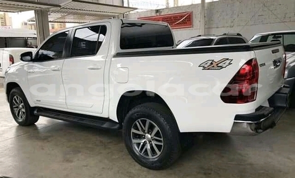 Comprar Usado Toyota Hilux Branco Carro em N'zeto em Zaire Comprar Usado Toyota Hilux Branco Carro em N'zeto em Zaire