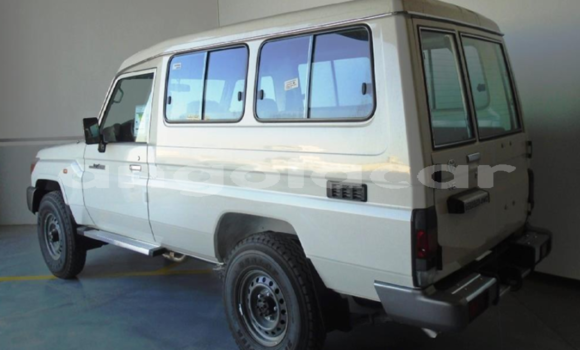 Comprar Usado Toyota Land Cruiser Branco Carro em Luanda em Luanda Province Comprar Usado Toyota Land Cruiser Branco Carro em Luanda em Luanda Province