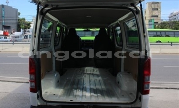Buy Used Toyota Hiace White Car in Luanda in Luanda Province Buy Used Toyota Hiace White Car in Luanda in Luanda Province